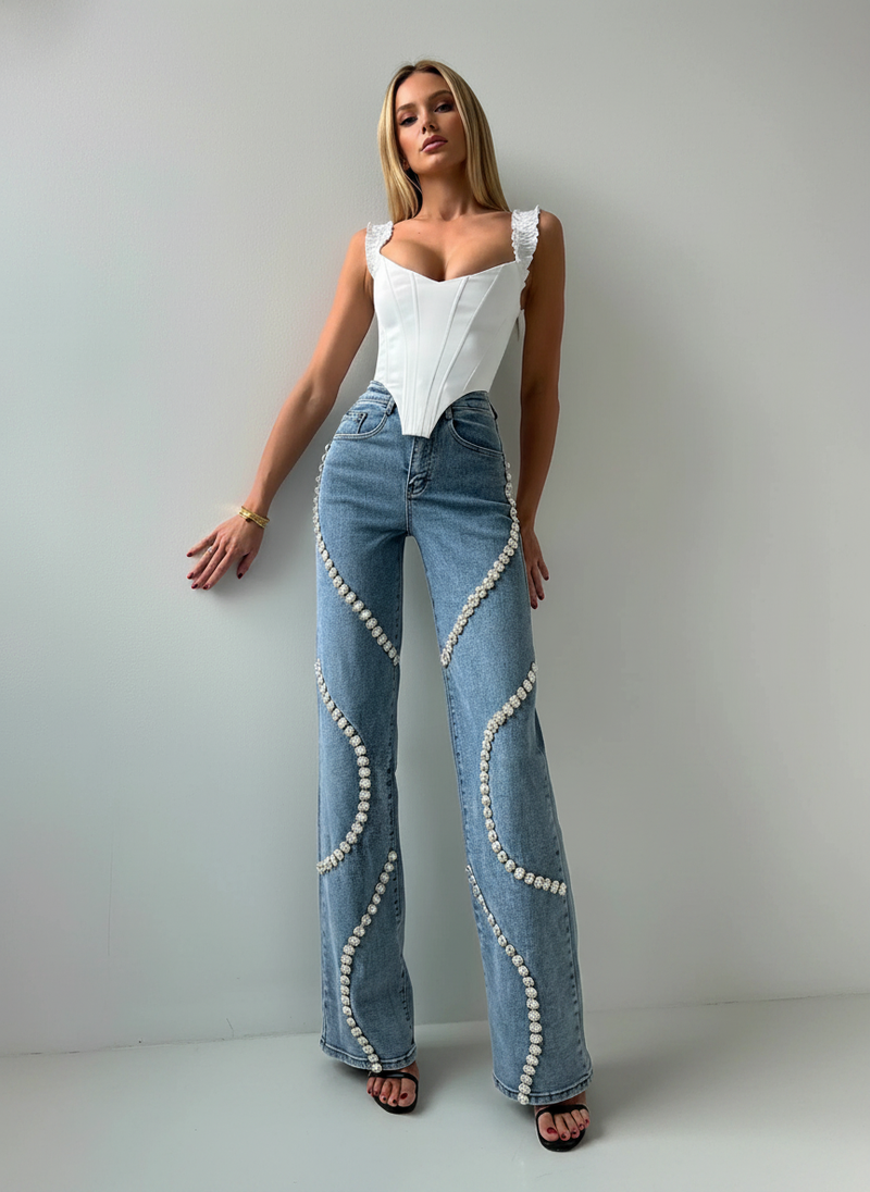 Loose Straight Leg Jeans And Fashionable Pants With A Rhine